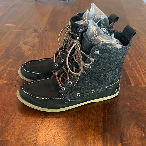 Authentic Original Sperry Top - Sider “High Tops” | leather & wool - Picture 3 of 6